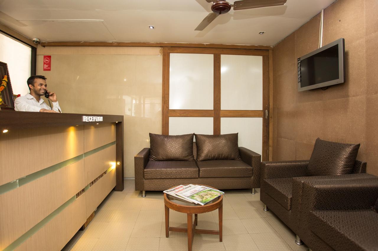 Oyo 2026 Hotel Aishwarya Residency Нави Мумбай Екстериор снимка