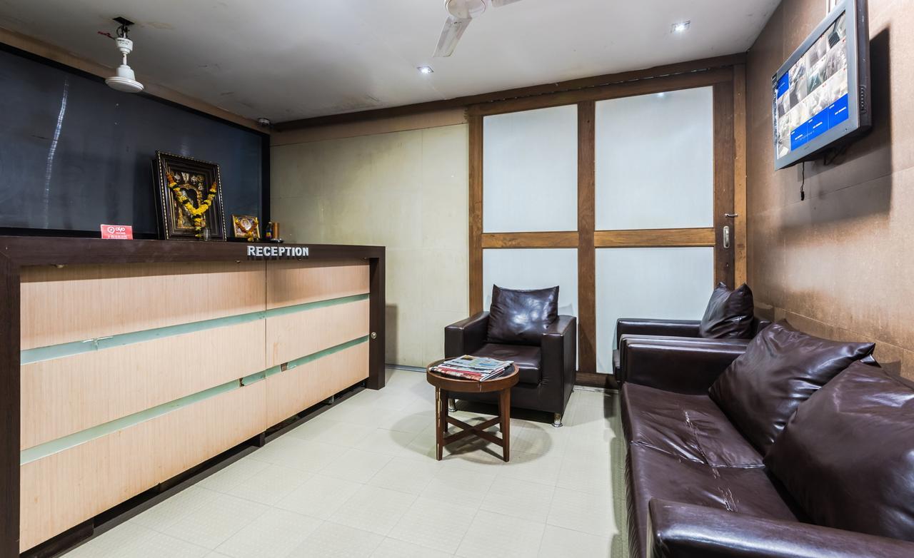 Oyo 2026 Hotel Aishwarya Residency Нави Мумбай Екстериор снимка